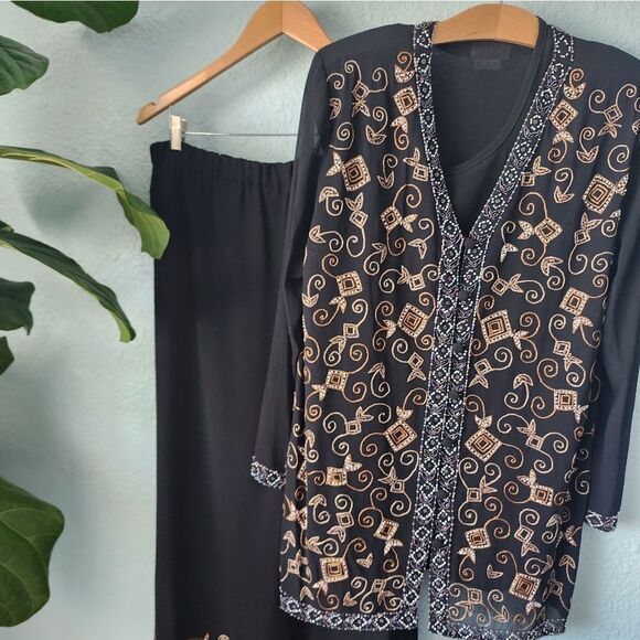 Tan CHHO made in India sequins skirt and cardigan set - Picture 3 of 16